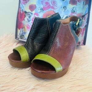 Lucky Brand Two-Tone Leather Peep-Toe Mules in Black, Brown & Green